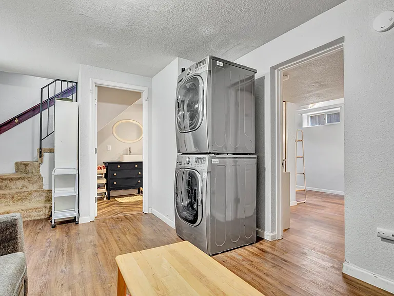 320 E Uintah St — Photo 21