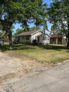 208 N Castle St, Paola, KS, 66071