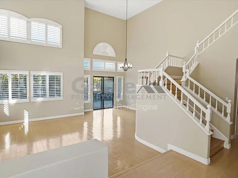 25344 Irving Ln — Photo 2