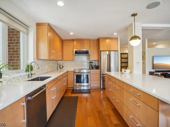 11 Euclid Ave  3B #B, Summit City, NJ 07901