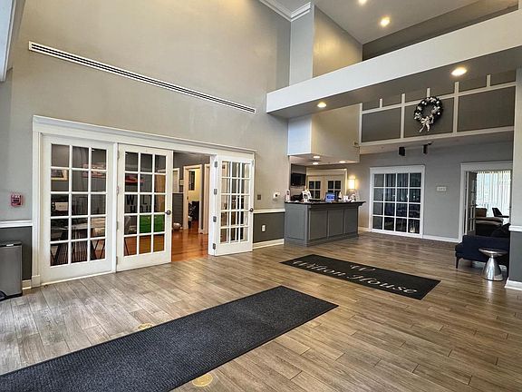 4th image of 2726 Gallows Rd APT 1405