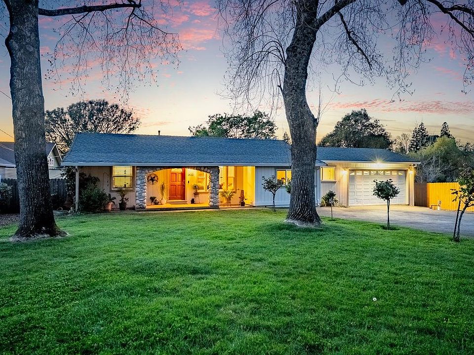 1st image of 1822 Crockett Rd