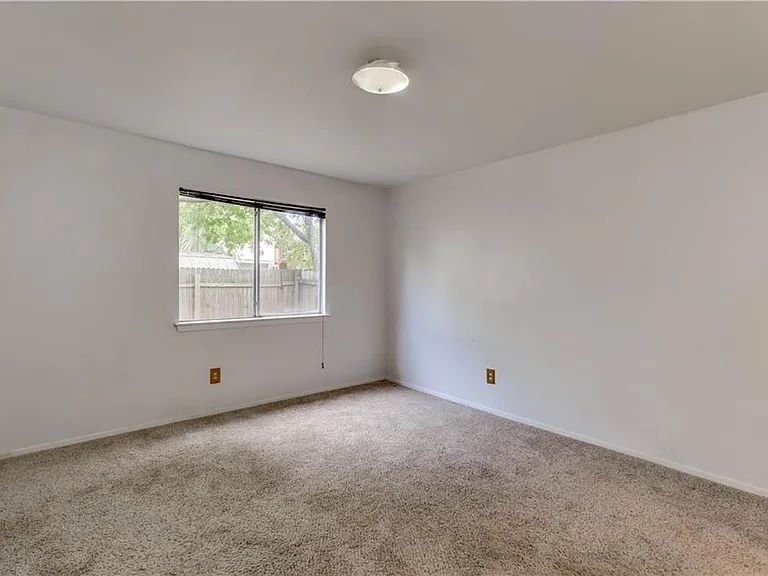 4200 Everest Ln — Photo 14