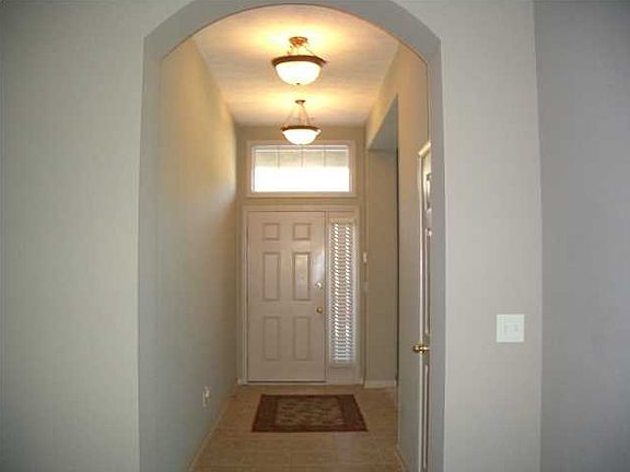 4th image of 709 Stoneybrooke Way
