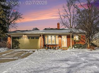 35340 Schoolcraft Rd, Livonia, MI 48150