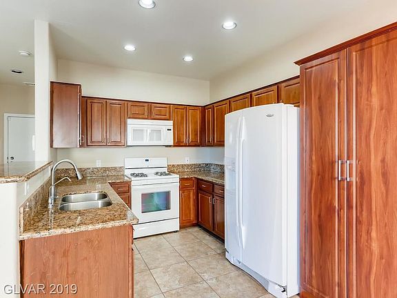 5th image of 10510 Gold Shadow Ave