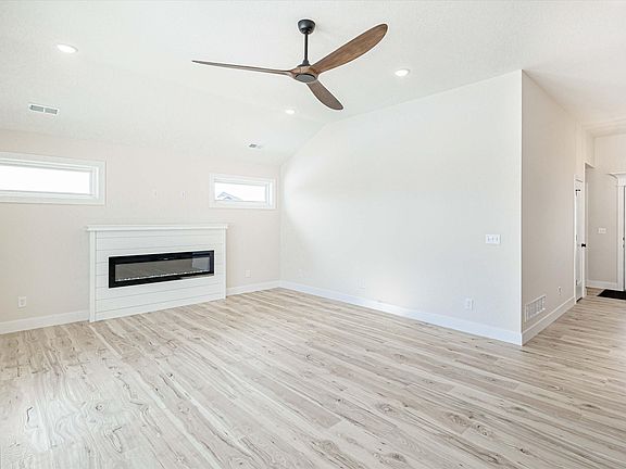 3rd image of 5800 S Harvest Rd