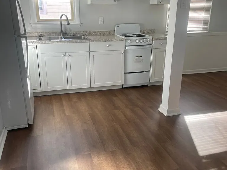 Chestnut Street Apartments — Photo 3