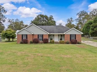 147 Lynwood Ln, Leesburg, GA 31763