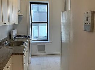 11-15 45th Ave #4A, Long Island City, NY 11101