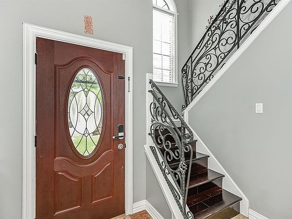 4th image of 8622 Rose Garden Drive