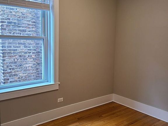 5th image of 4216 N Leavitt St #1