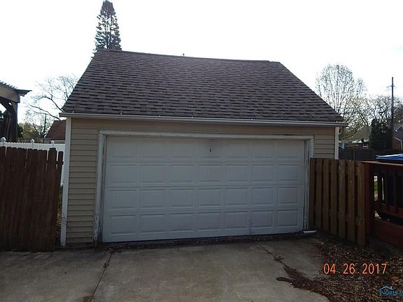 2nd image of 423 Bellhaven Dr