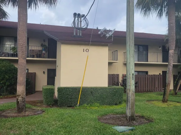 2050 Oleander Boulevard #10-105, Fort Pierce, FL 34950