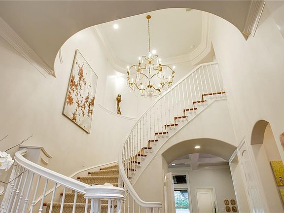 5th image of 3825 Wentwood Dr