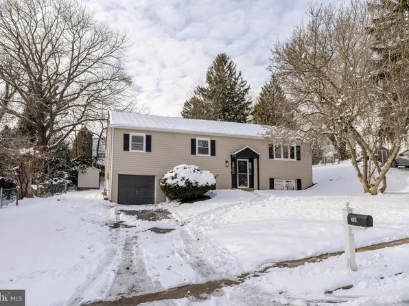 310 Buchanan Dr, Coatesville, PA 19320