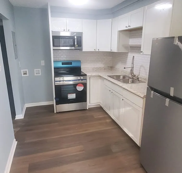 1639 Newark Ave #12