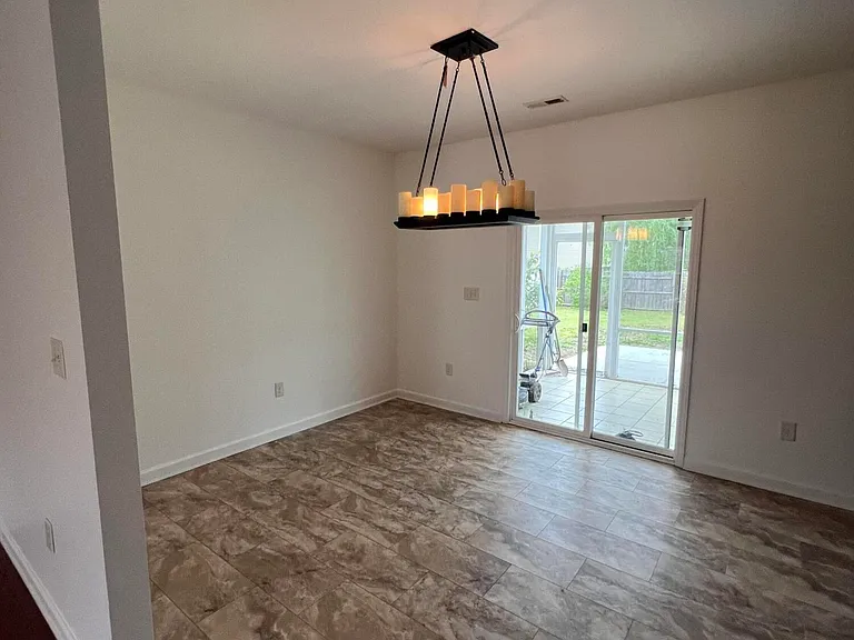 608 Cheltenham Dr — Photo 6