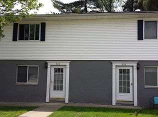 818 Clyde Ave, Cuyahoga Falls, OH 44221