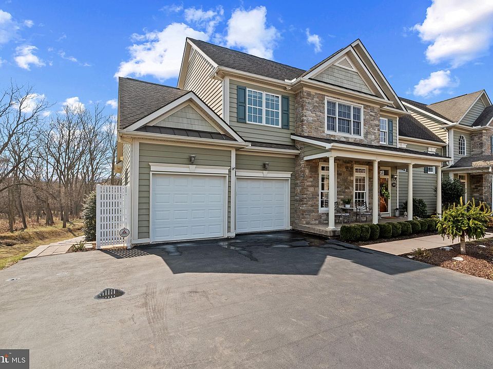 1st image of 13054 Hawkins Cir #6