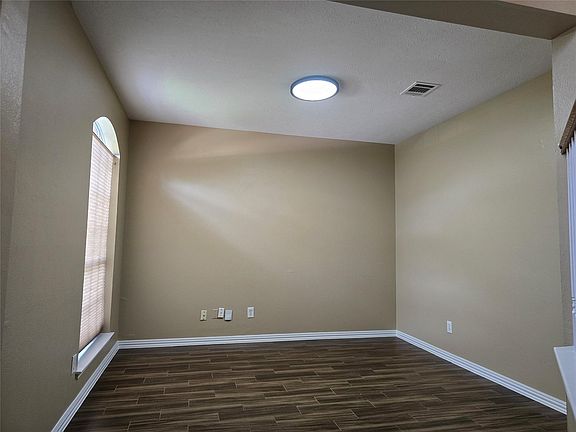 5th image of 1820 Branch Hill Dr