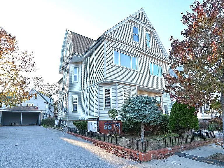 52 Pearson Rd