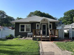 809 M St, Aurora, NE 68818