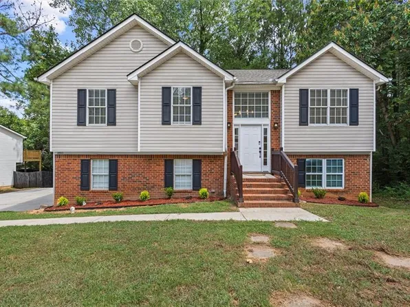 2511 Kris Xing, Ellenwood, GA 30294