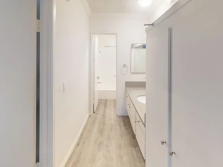 Radford Manor...BE PART Of THE TRENDY VALLEY VILLAGE!! CALL NOW! — Photo 12