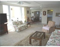 5th image of 632 Edgewater Dr Unit 234