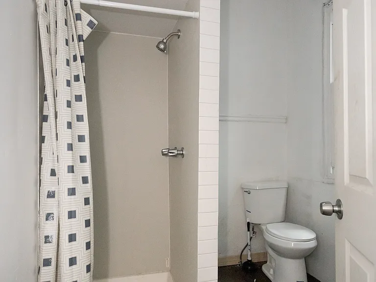 3323 Gratiot Ave #2B — Photo 9