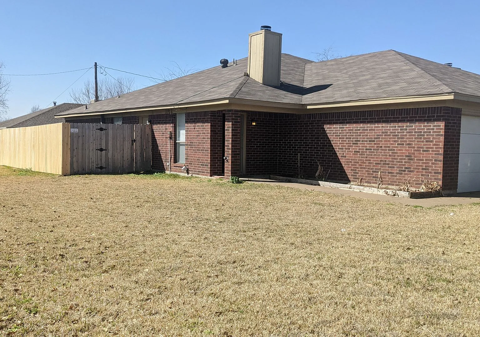 Cute duplex unit in NRH — Photo 2