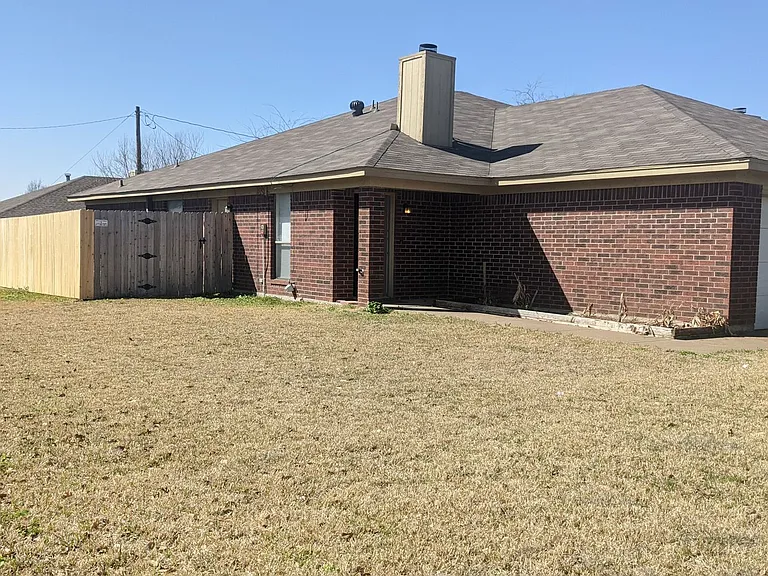 7510 Connie Ln — Photo 2