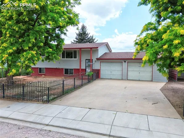 1520 Leigh Ln, Fountain, CO 80817