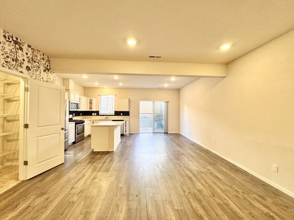 914 N 18th Ave, Cornelius, OR 97113