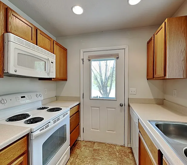 N 18 E — Photo 1