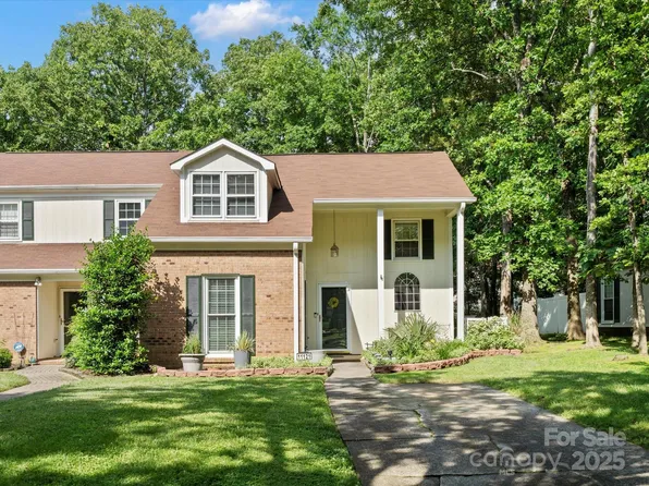 11121 Sevilla Ct, Charlotte, NC 28226