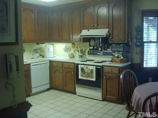 2nd image of 106 Weaver Rd