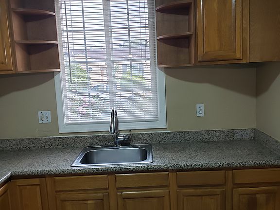 2nd image of 3001 Lowell Ave