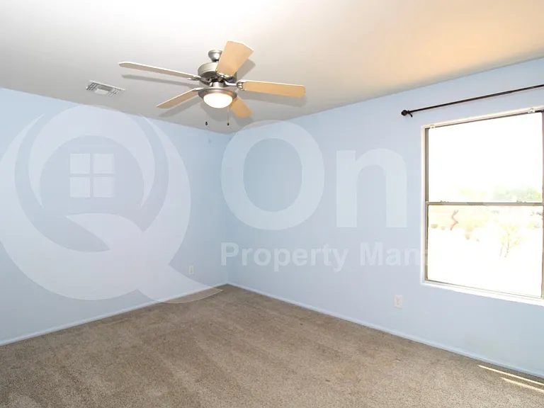 226 E Clairidge Dr — Photo 18