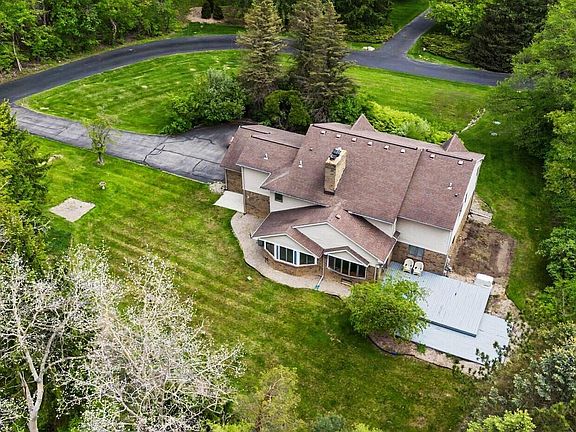 2nd image of 5026 Arbor Valley Ln