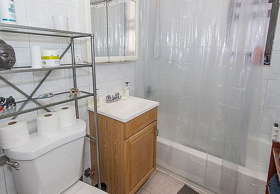 4th image of 2808 35th St APT 5M