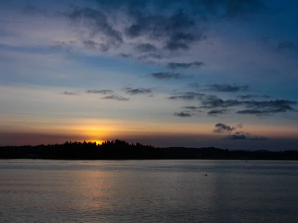 9551 NE South Beach Dr, Bainbridge Island, WA 98110