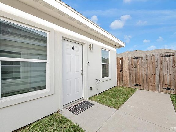 3rd image of 1700 Angelina Dr #4
