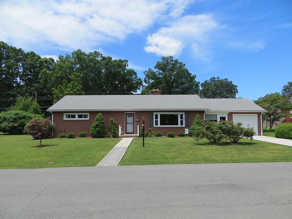 1st image of 1221 Grace Ave