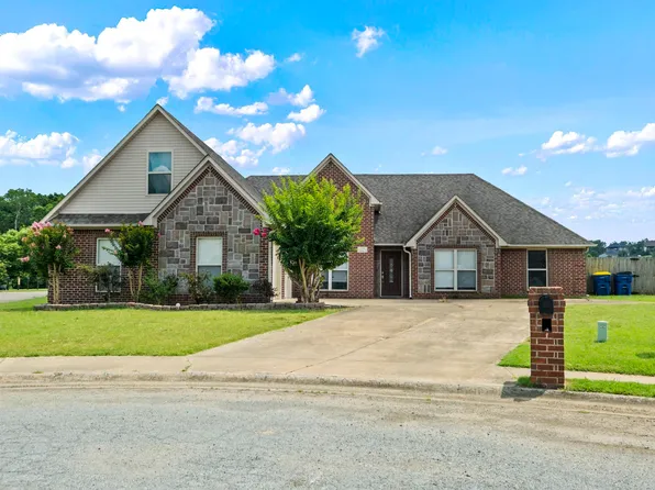 118 Lakeland Dr, Cabot, AR 72023