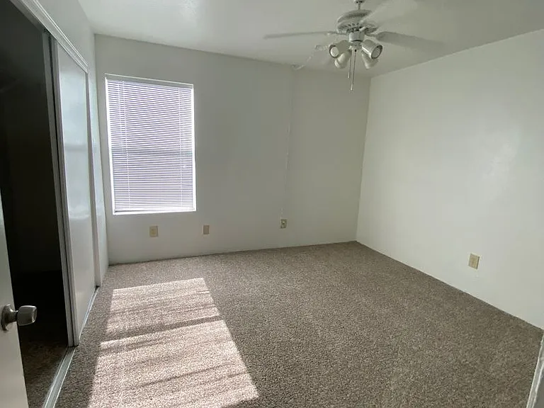 Emerald Cove Apartments — Photo 116