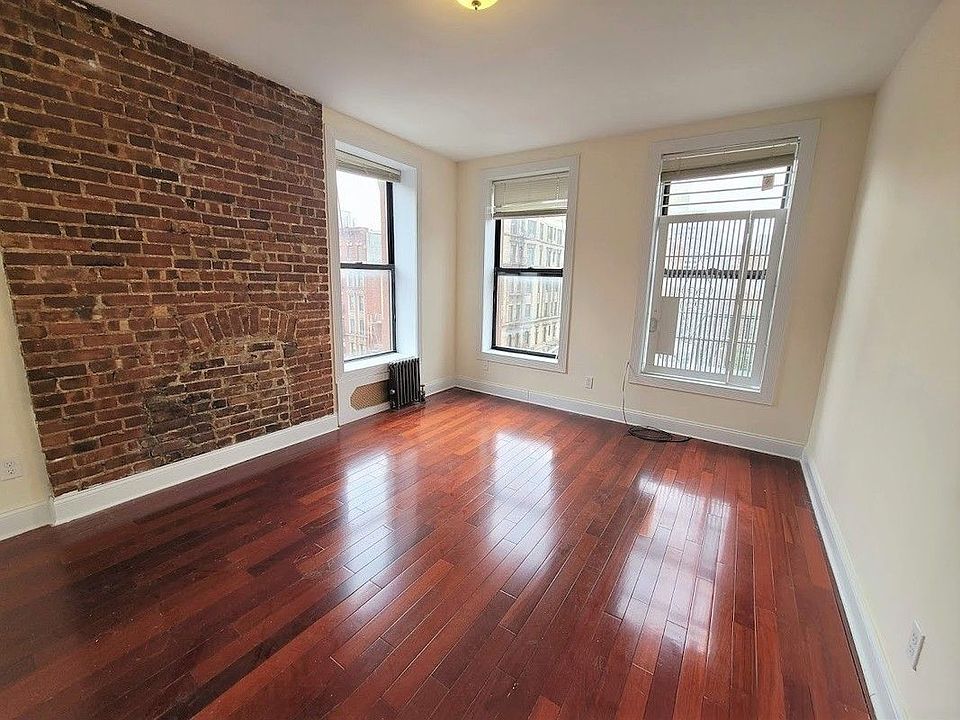 1st image of 160 2nd Ave #11