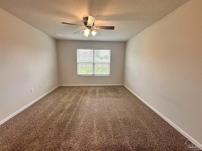 1040 Lovebird Ct — Photo 9
