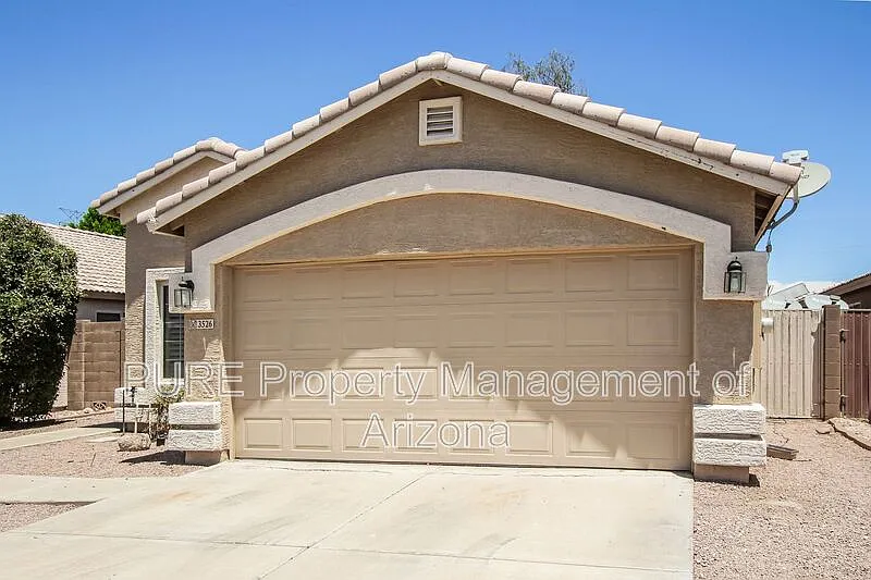 3 bed, 2.0 bath, 1311 sqft, $1,845 — Photo 3